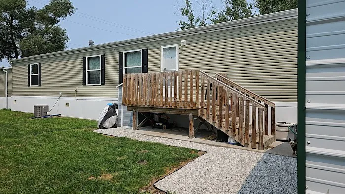 Candle Light Mobile Home Park Picture 4