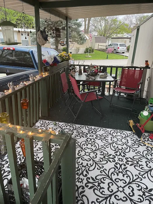 Shady Lanes Mobile Home Park Picture 2