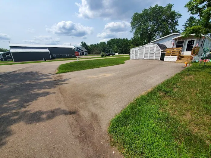 Mazomanie Mobile Home Park Picture 3