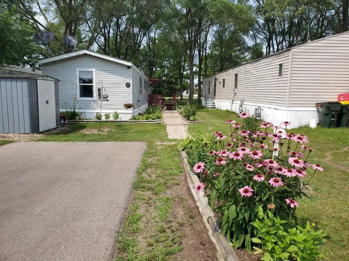 Mazomanie Mobile Home Park Picture 5
