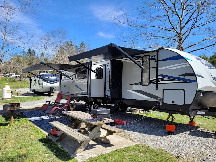 Pipestem Camping at Route 20 Market & Grill Picture 8