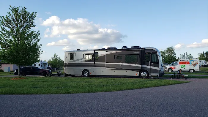 Ho Chunk RV Park Picture 9
