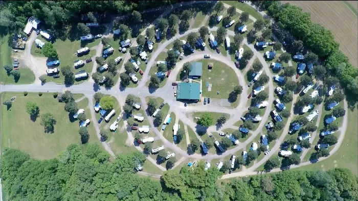 Country Roads Motorhome & RV Park Picture 2
