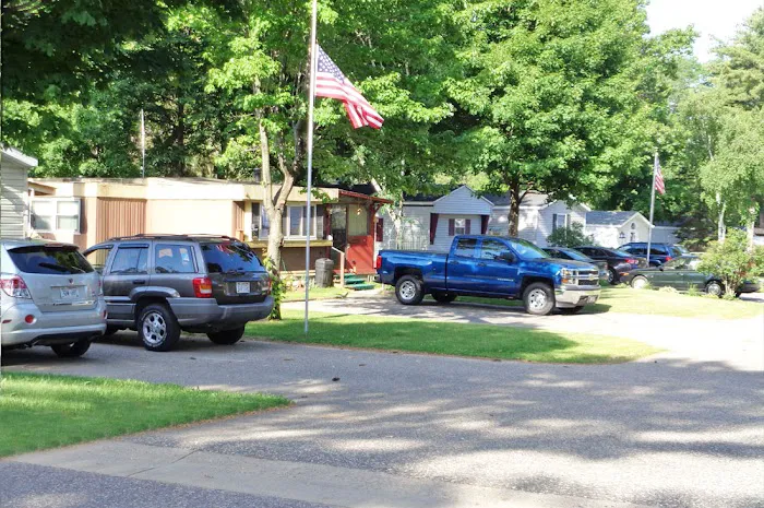 Red's Mobile Home Court Picture 6