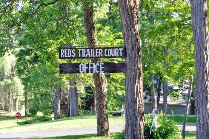Red's Mobile Home Court Picture 2