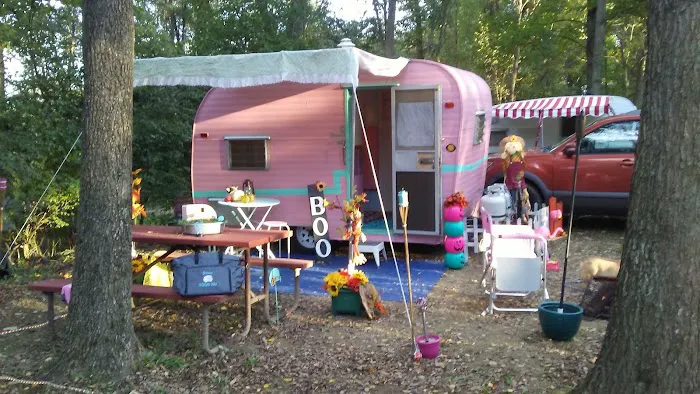 Toodik Family Campground Cabin & Canoeing Picture 2