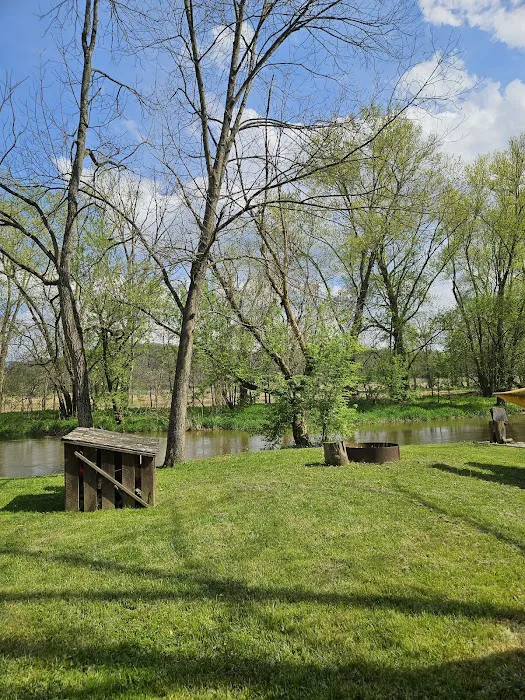 Toodik Family Campground Cabin & Canoeing Picture 10