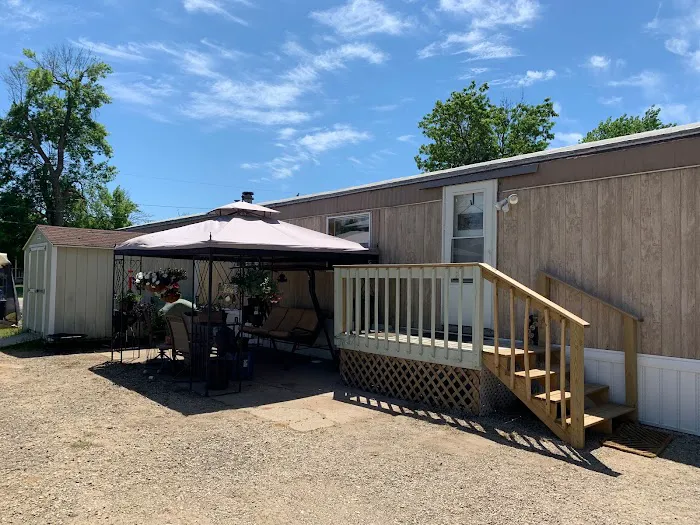 Birchcrest Mobile Home Community Picture 4