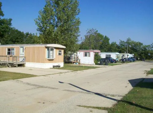 Birchcrest Mobile Home Community Picture 6