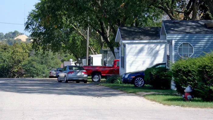 Table Mound Mobile Home Park Picture 4