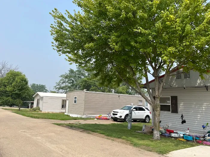 Lore Mound Mobile Home Park (MH & RV Park) Picture 2