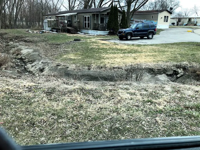 Holiday Mobile Home Court Picture 8