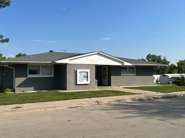Holiday Mobile Home Court Picture 10