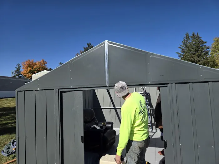 Holiday Mobile Home Court Picture 6