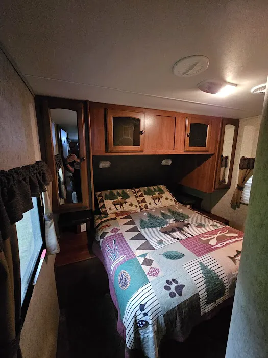 Pine Grove Campground & Cottages Picture 4