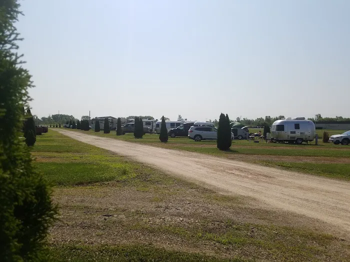 Omro RV Park Picture 9