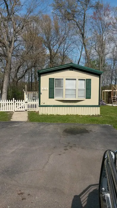 Oakwood Village Picture 4