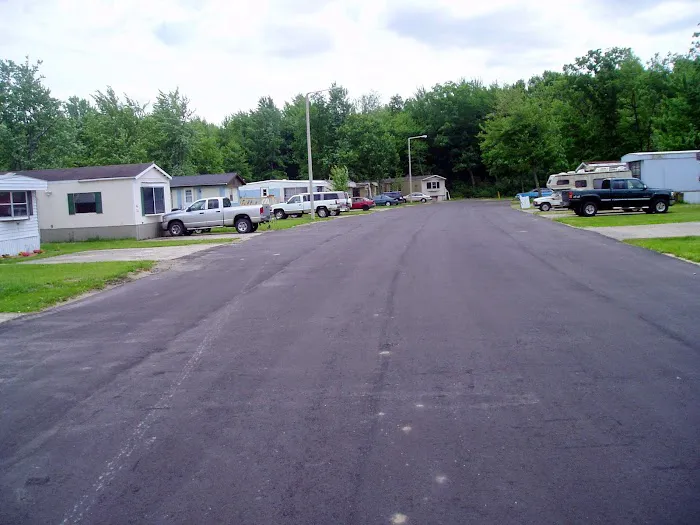 Oakwood Village Picture 3