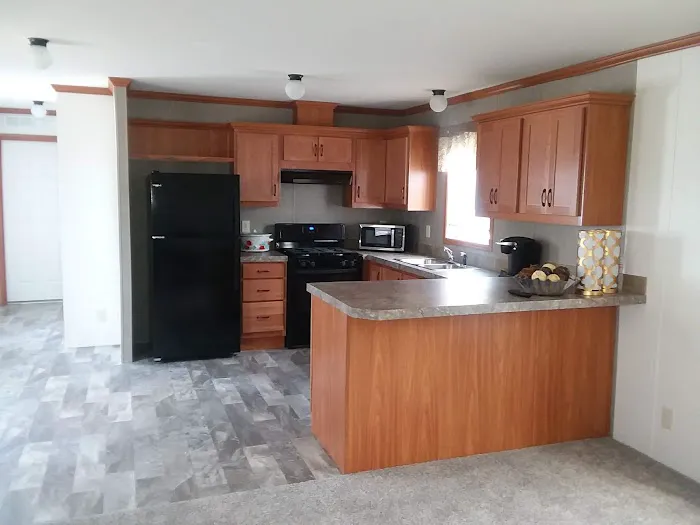 Edison Estates Mobile Home Park Picture 1