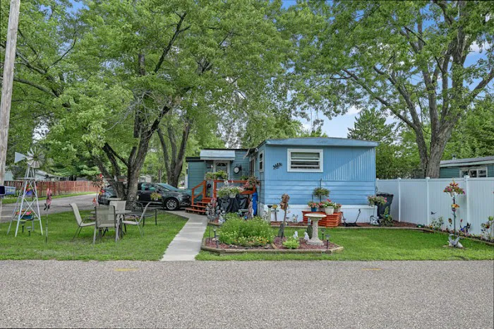 Plover Pine Village Mobile Home Community Picture 1