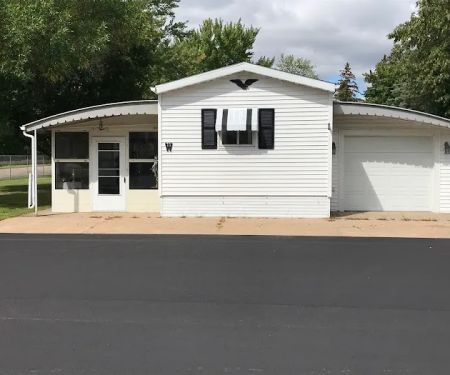 Crimson Leaf Mobile Home Park