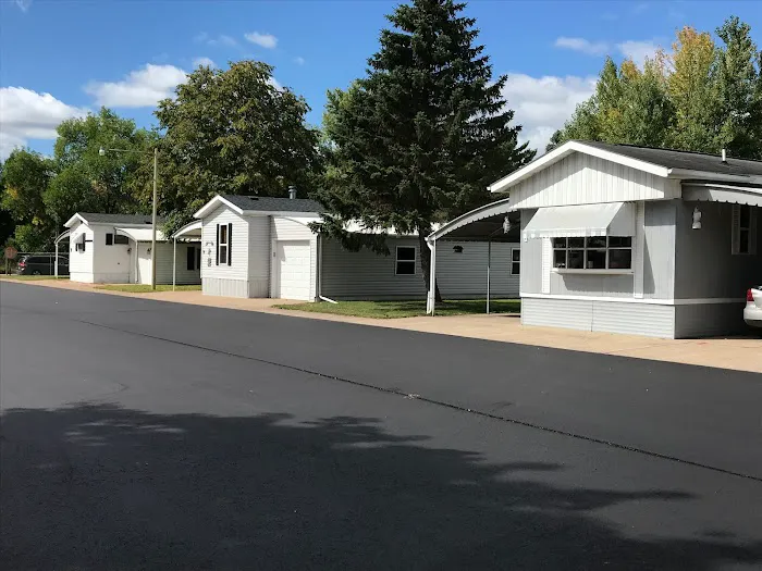 Crimson Leaf Mobile Home Park Picture 3