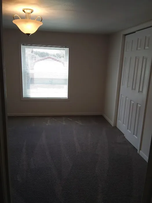 Woodside Village Picture 6