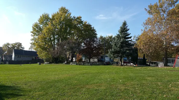 Edgewood Forest Mobile Home Park Picture 8