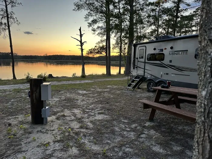 Dixon Landing RV Resort Picture 4