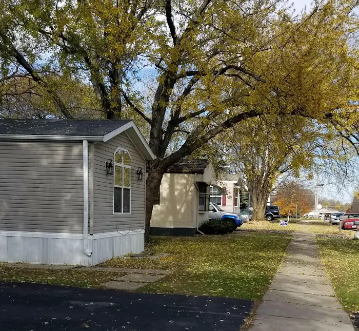 Brillion Mobile Home Park Picture 4