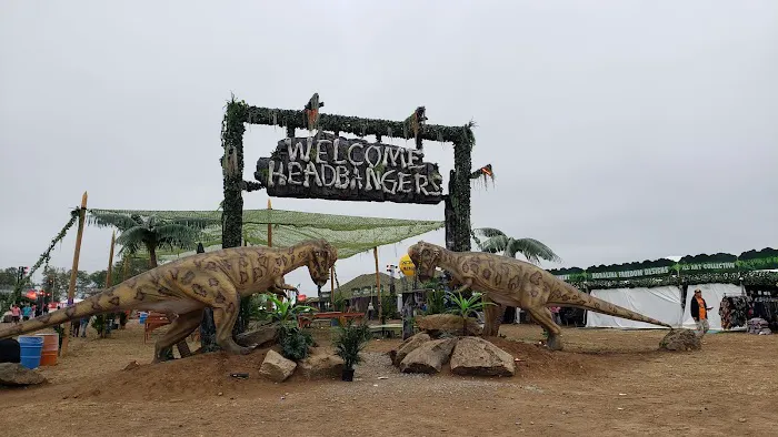 Legend Valley Public Entrance Picture 6