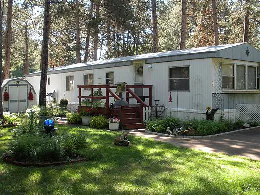 Evergreen Villa Manufactured Home Community Picture 3