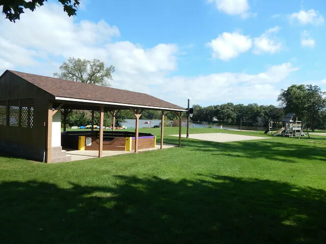 Lakeshore RV Resort & Campground Picture 2