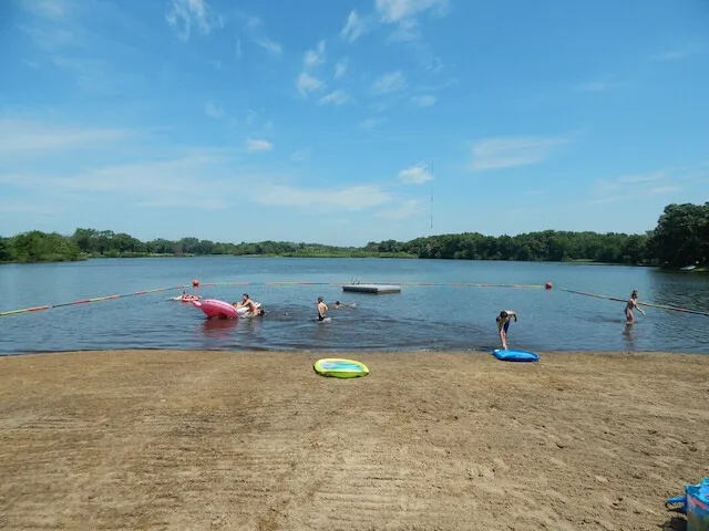 Lakeshore RV Resort & Campground Picture 5