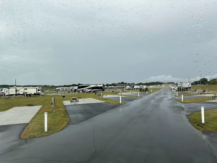 Sandusky RV Resort Picture 6