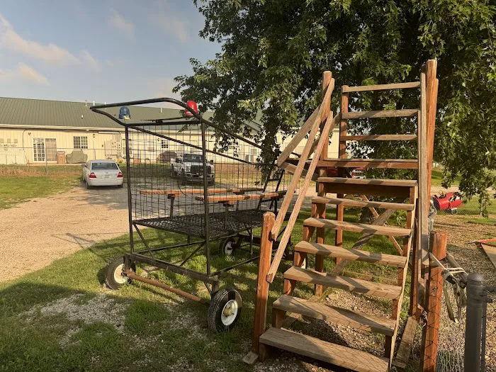 Beyonder Getaway at Lazy Acres RV Park Picture 4