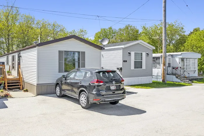 Lake Bluff Manufactured Home Community Picture 6