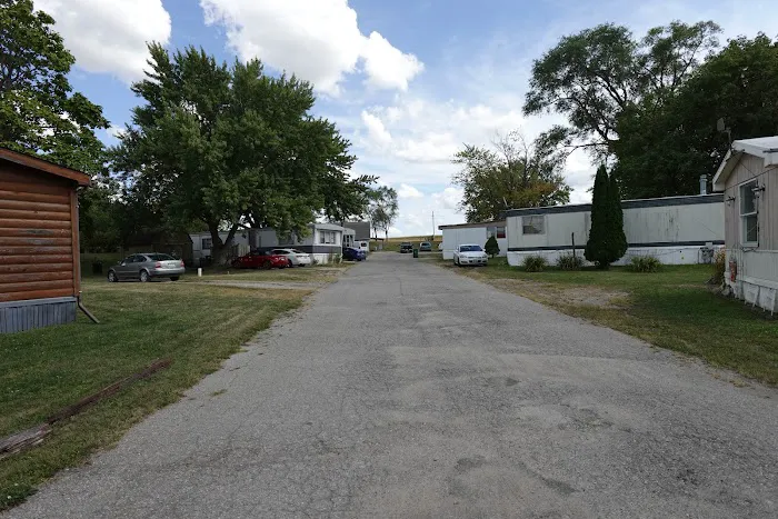 Prairie View Acres (MH & RV Park) Picture 3