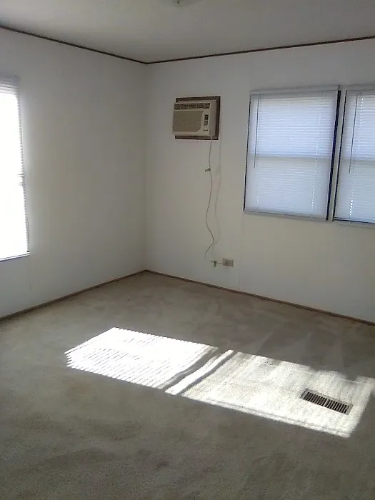 Paradise Valley Mobile Home Park Picture 1