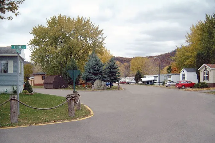 Lake Village Manufactured Home Community Picture 5
