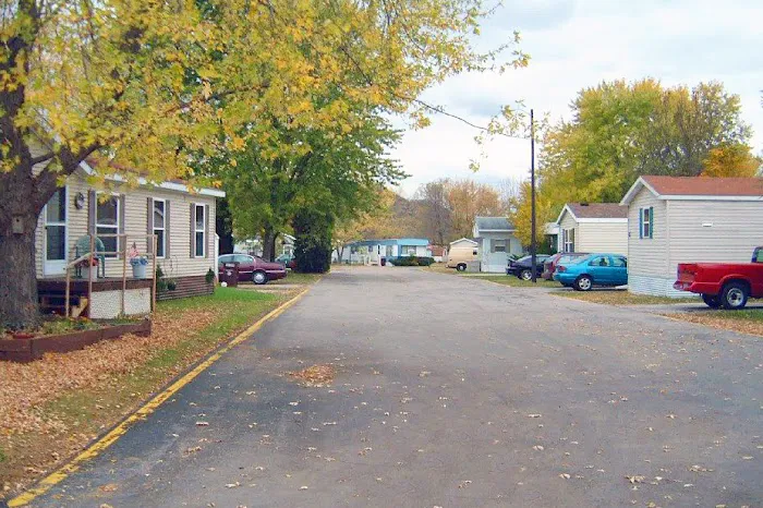 Lake Village Manufactured Home Community Picture 9