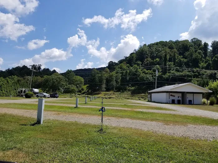 Old Cranks RV Park & Campground Picture 6