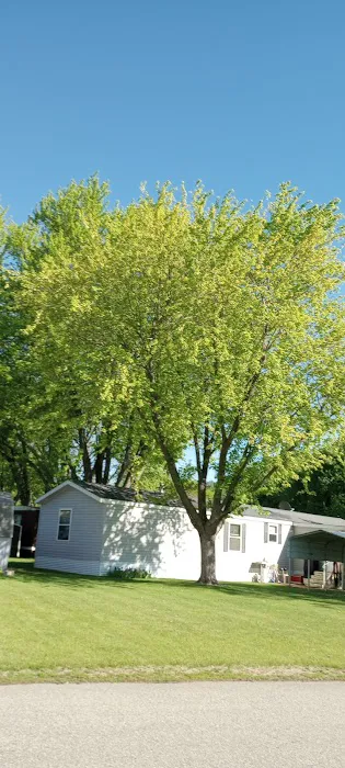 Maplewood Manufactured Home Community Picture 1