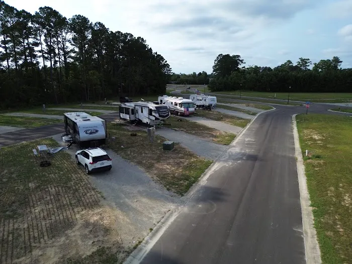 The Lakes RV & Cabin Resort Picture 5