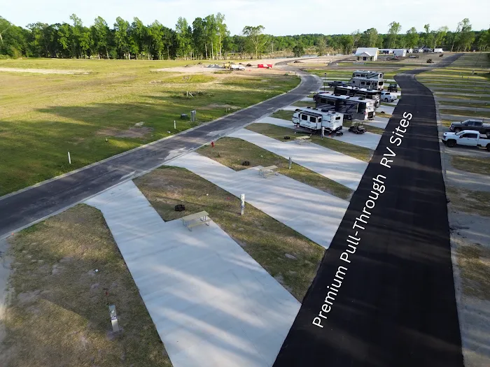 The Lakes RV & Cabin Resort Picture 10