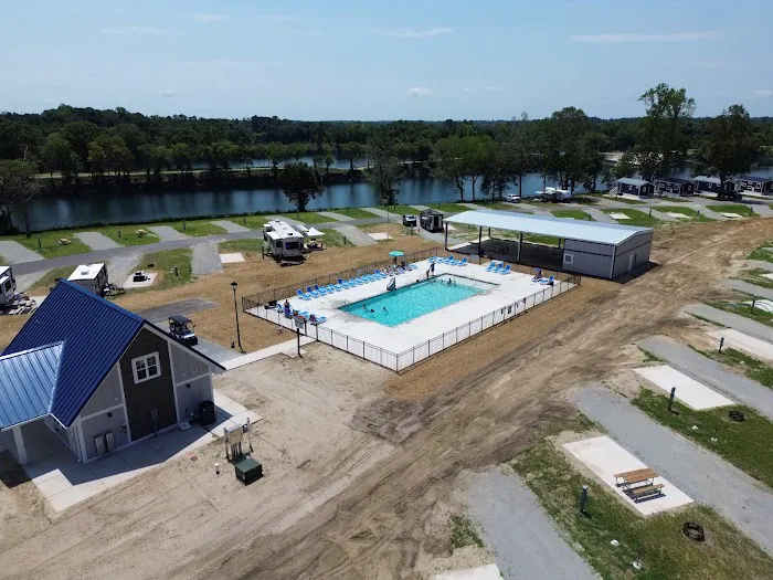 The Lakes RV & Cabin Resort Picture 4