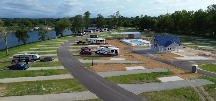The Lakes RV & Cabin Resort Picture 3