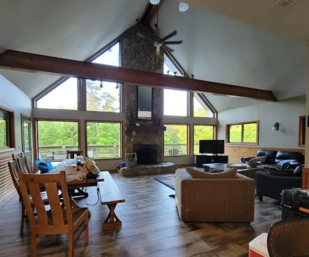 Hocking Hills Fireside Lodge