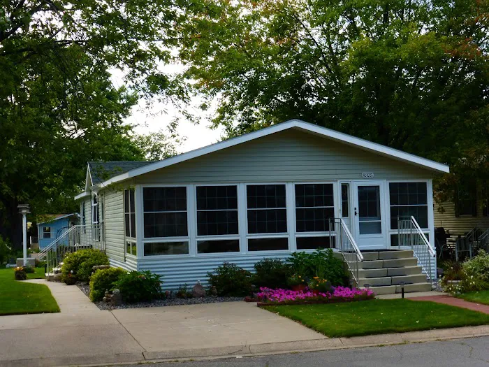 Skyline Village Manufactured Home Community Picture 7