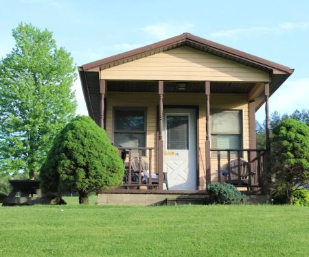 Lazy Dog Camp Resort & Pay Lake